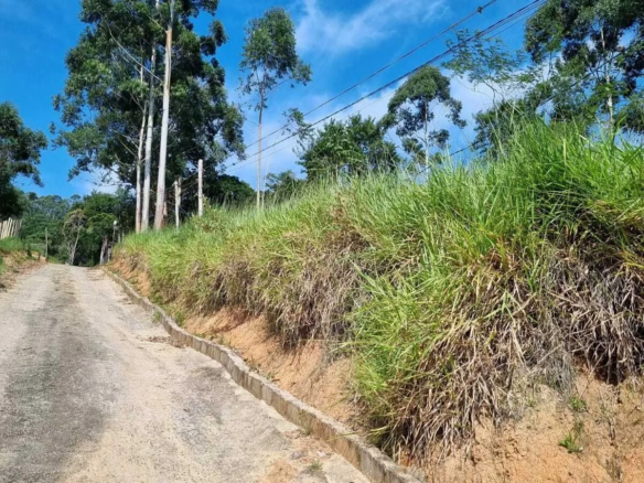 Sítio na área rural de Camboriú – SC