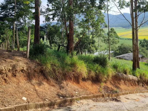 Sítio na área rural de Camboriú – SC