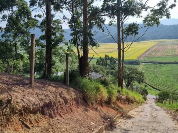 Sítio na área rural de Camboriú – SC