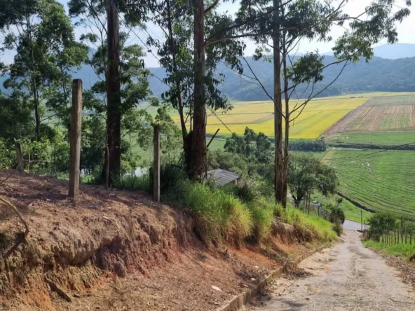 Sítio na área rural de Camboriú – SC